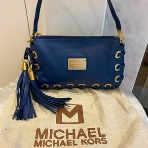 Gorgeous Michael Kors shoulder purse!